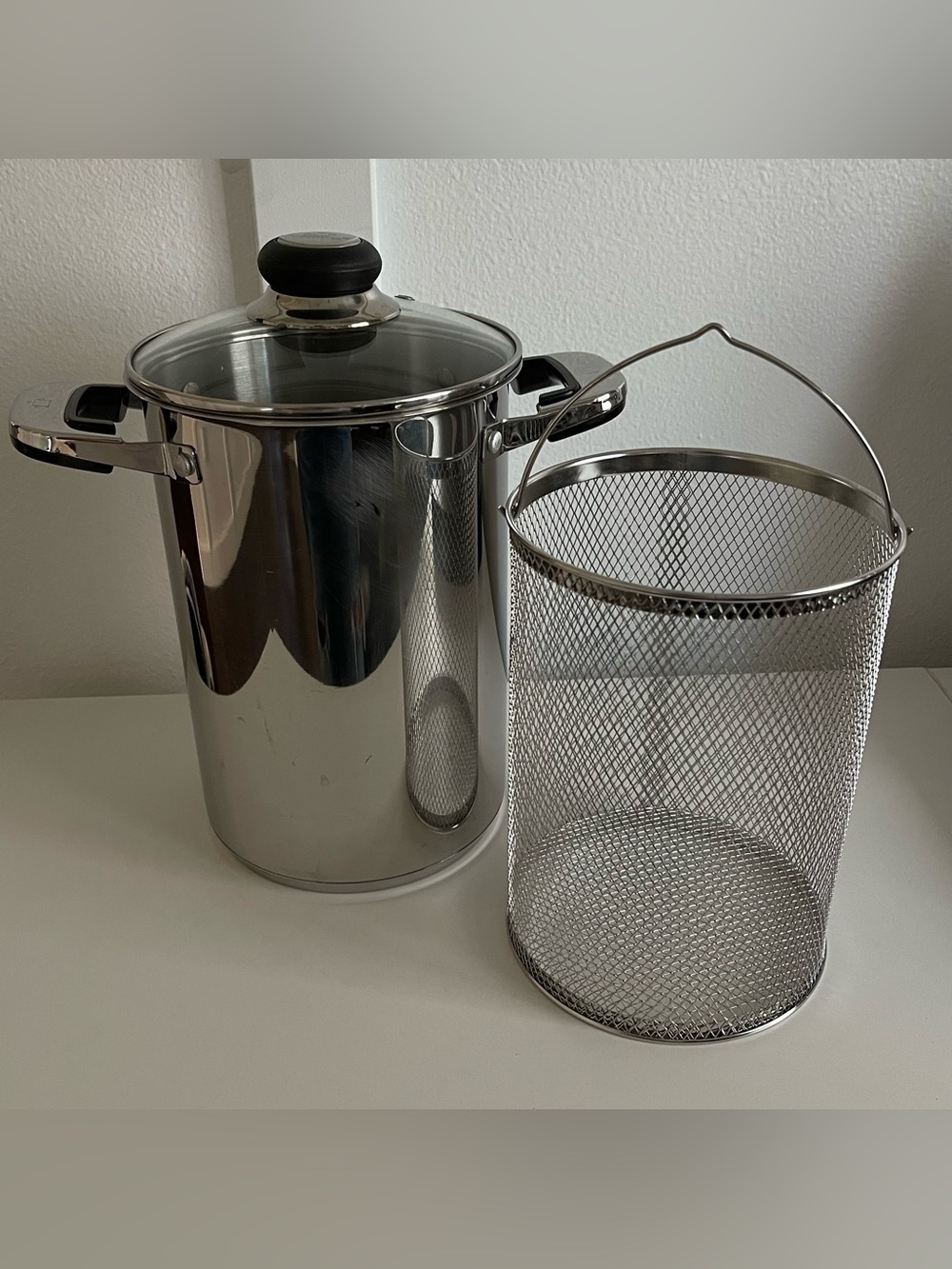 Oneida Immaculate Asparagus Steamer Pot 18/10 Stainless Steel Strainer Spaghetti